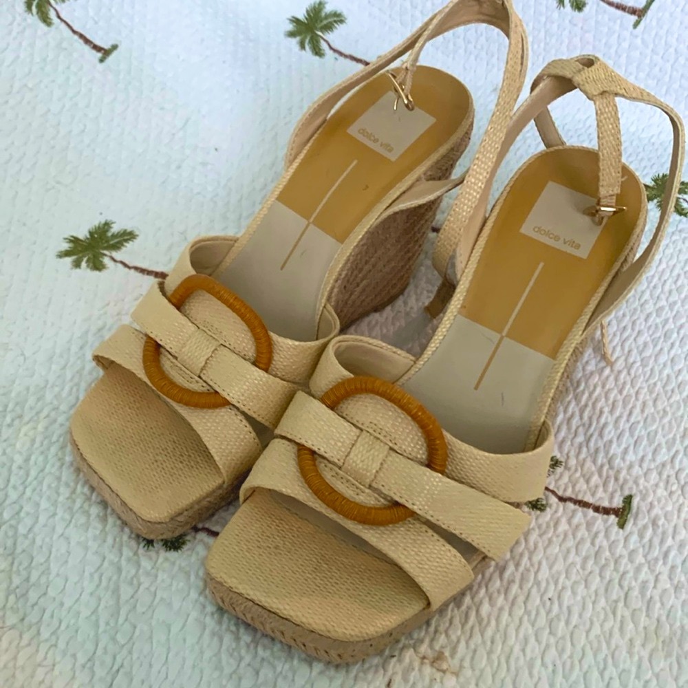 Dolce vita sandals EUC